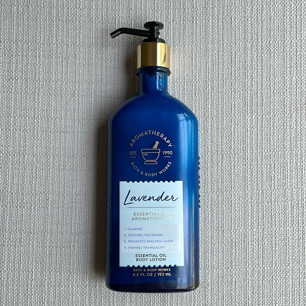 Bath & body works LAVENDER essential oil body lotion